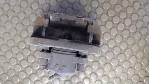 Foto: BREMSSATTEL VORN LINKS eines BMW 520i C