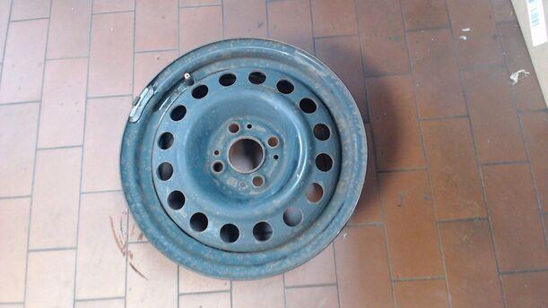 Foto: STAHLFELGE 5,5 X14 ET35 eines BMW 316i