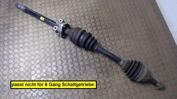 Foto: ANTRIEBSWELLE RECHTS ( 5 GANG SCHALTGETRIEBE ) eines Opel Astra 1.7 CDTI Caravan