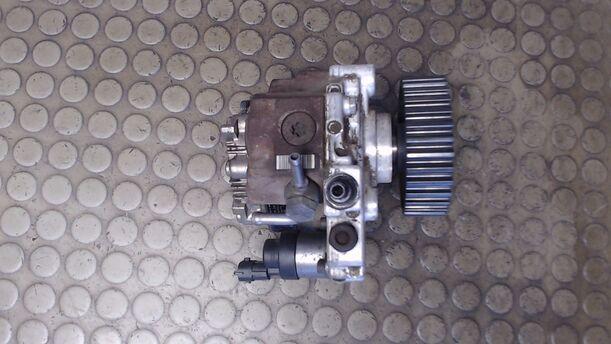 Foto: DIESELEINSPRITZPUMPE/HOCHDRUCKPUMPE eines Opel Astra 1.7 CDTI Caravan