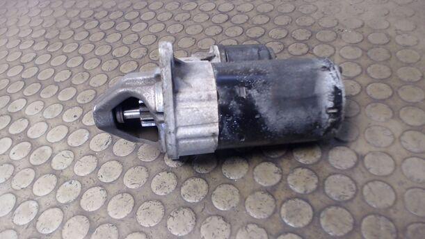 Foto: ANLASSER / STARTER BOSCH eines Opel Corsa 1.0 12V GLS Komfort
