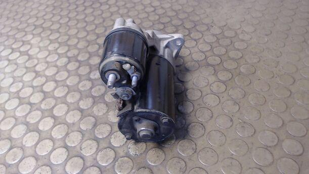 Foto: ANLASSER / STARTER BOSCH eines Opel Corsa 1.0 12V GLS Komfort