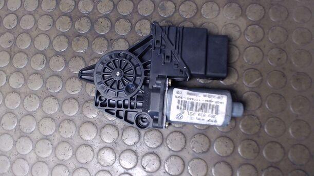 Foto: FENSTERHEBERMOTOR HINTEN LINKS eines VW Passat Variant 1.9 TDI