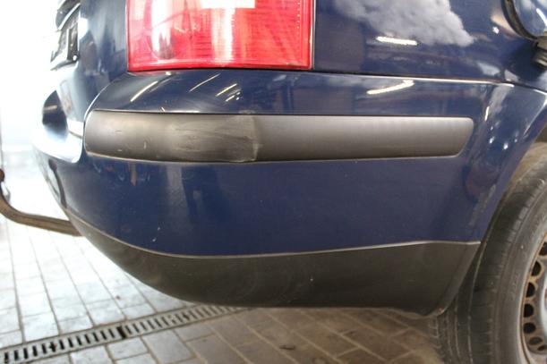Foto: STOSSFÄNGER/STOßSTANGE HINTEN eines VW Passat Variant 1.9 TDI Festival