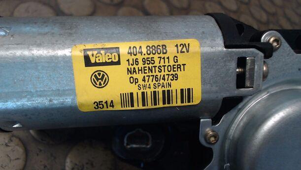 Foto: SCHEIBENWISCHERMOTOR HINTEN eines VW Passat Variant 1.9 TDI C