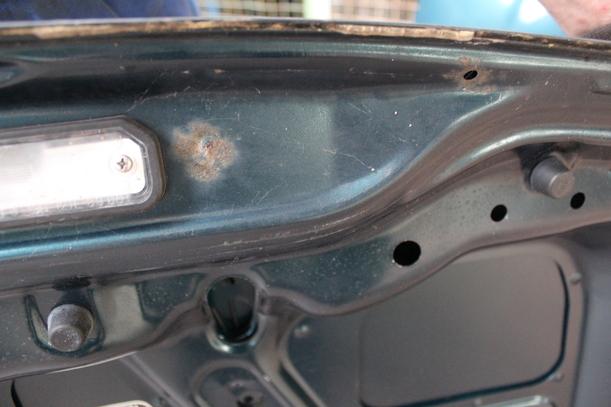 Foto: HECKKLAPPE / HECKDECKEL eines Honda CRX 1.6 C