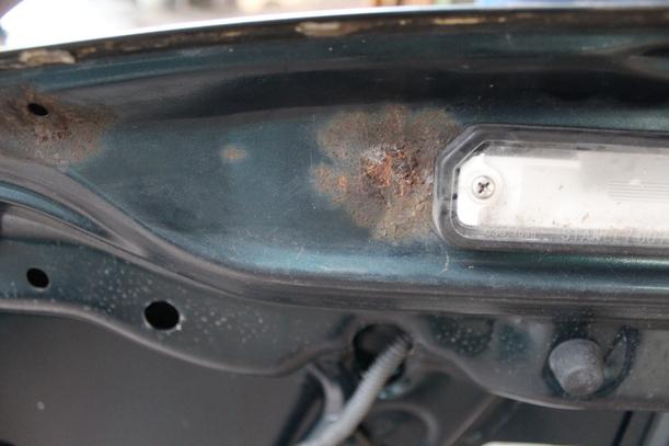Foto: HECKKLAPPE / HECKDECKEL eines Honda CRX 1.6 C