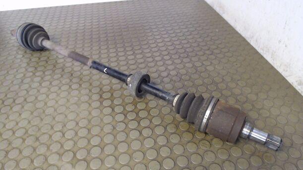 Foto: ANTRIEBSWELLE VORN LINKS eines Honda CRX 1.6 C