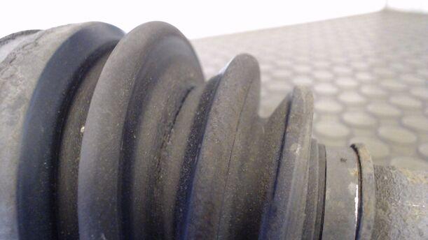 Foto: ANTRIEBSWELLE VORN LINKS eines Honda CRX 1.6 C