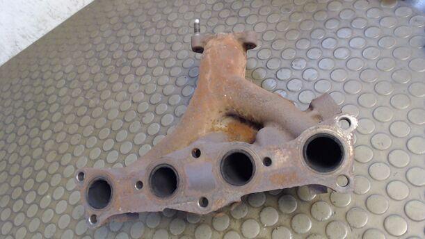 Foto: AUSPUFFKRÜMMER eines Mazda 323 P 1.5
