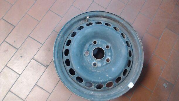 Foto: STAHLFELGE 6X15 ET45 eines VW Passat Variant 1.8 5V
