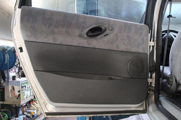 Foto: TÜR HINTEN LINKS eines Ford Galaxy C