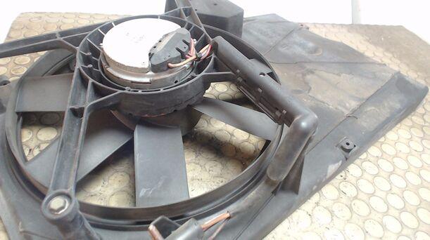Foto: ELEKTROLÜFTER eines Ford Galaxy