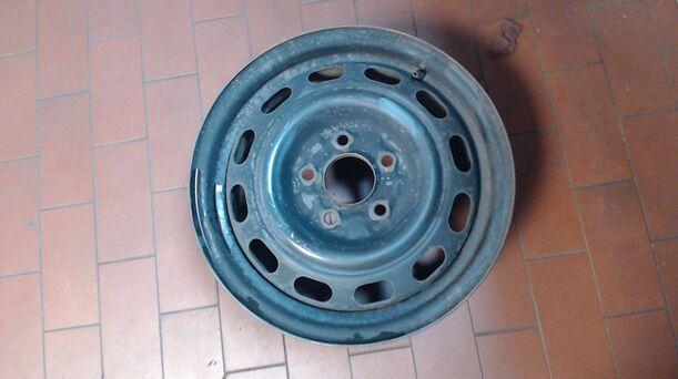 Foto: STAHLFELGE 6X15 ET50 eines Mazda 626 1.9