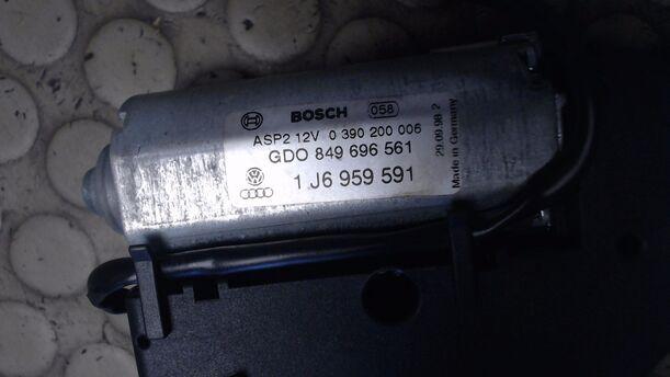 Foto: SCHIEBEDACHMOTOR eines VW Golf 1.4