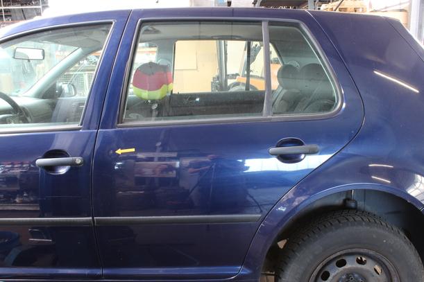 Foto: TÜR HINTEN LINKS eines VW Golf 1.4