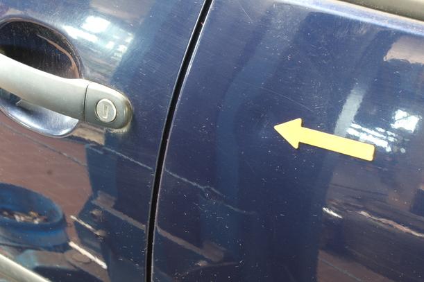 Foto: TÜR HINTEN LINKS eines VW Golf 1.4