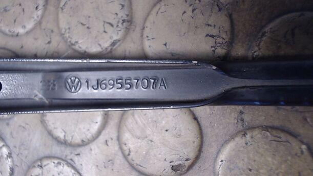 Foto: SCHEIBENWISCHERARM HINTEN eines VW Golf 1.4
