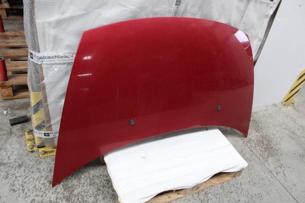 Foto: MOTORHAUBE eines Citroen C3 1.4 HDi