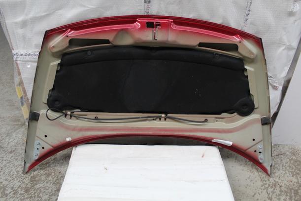 Foto: MOTORHAUBE eines Citroen C3 1.4 HDi