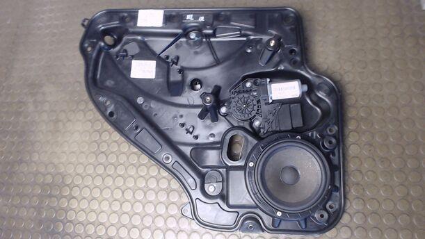 Foto: FENSTERHEBER ELEKTRISCH HINTEN LINKS eines VW Golf 1.6 TDI DPF C