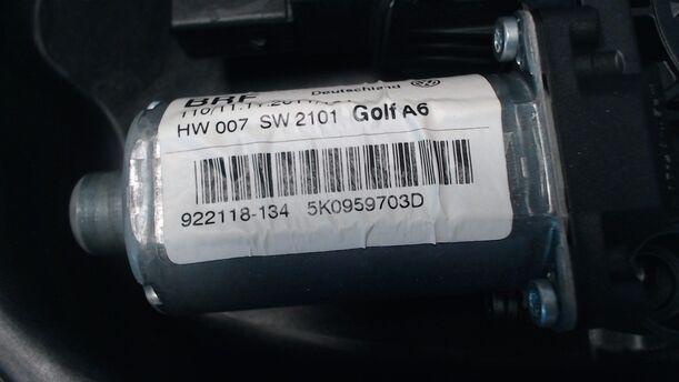Foto: FENSTERHEBER ELEKTRISCH HINTEN LINKS eines VW Golf 1.6 TDI DPF C