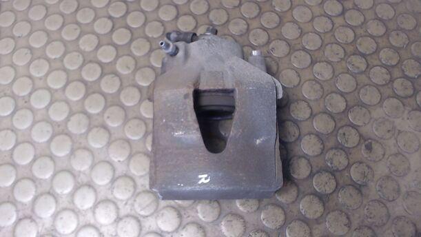 Foto: BREMSSATTEL VORN RECHTS eines VW Golf 1.6 TDI DPF C