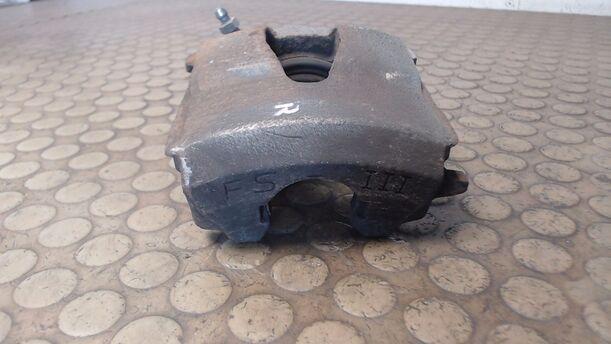 Foto: BREMSSATTEL VORN RECHTS eines VW Golf 1.6 TDI DPF C