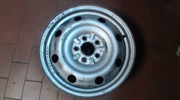 Foto: STAHLFELGE 6,5X16 ET46 eines Hyundai Santa Fe 2.0 CRDi VGT 4WD