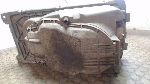 Foto: SCHEINWERFER RECHTS eines MERCEDES-BENZ 200D