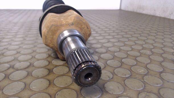 Foto: ANTRIEBSWELLE VORN LINKS (Automatik) eines Ford Focus Turnier 1.6 16V