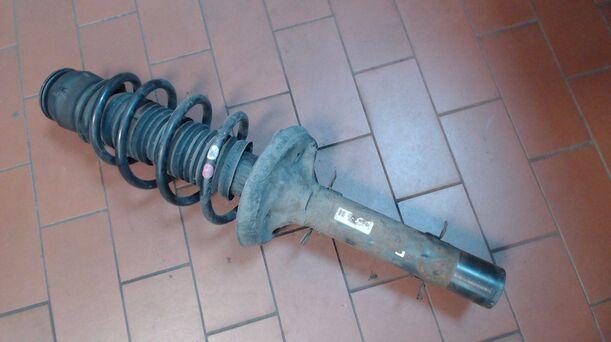 Foto: FEDERBEIN VORN LINKS eines Audi A3 1.8 T