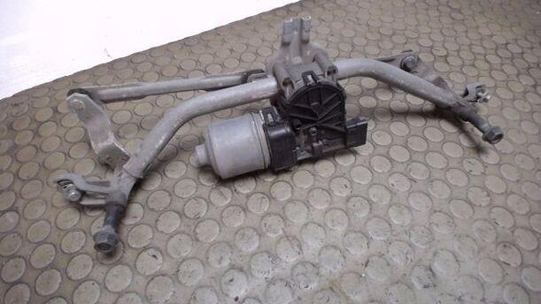 Foto: SCHEIBENWISCHERMOTOR VORN eines Peugeot 207 95 VTi CL