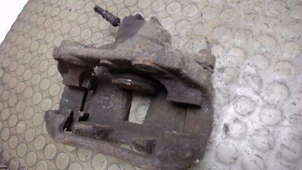 Foto: BREMSSATTEL VORN LINKS eines Peugeot 207 95 VTi CL