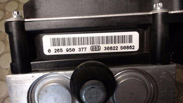 Foto: HAUPTBREMSAGGREGAT ABS eines Renault Clio 1.2 16V 75