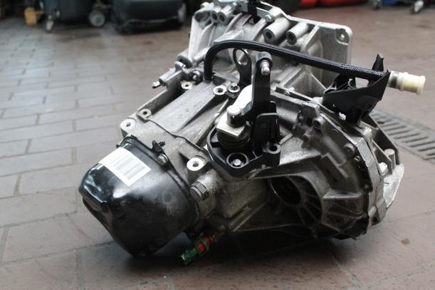 Foto: SCHALTGETRIEBE JH3128 eines Renault Clio 1.2 16V 75