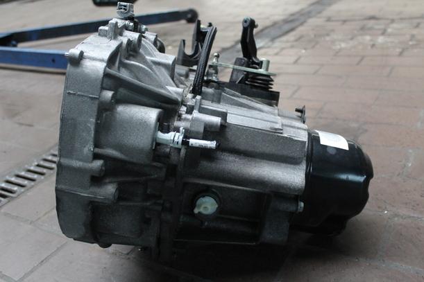 Foto: SCHALTGETRIEBE JH3128 eines Renault Clio 1.2 16V 75