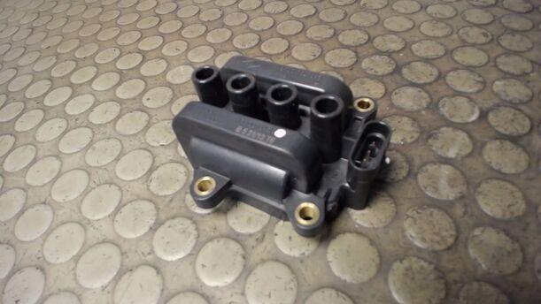 Foto: ZÜNDSPULE eines Renault Clio 1.2 16V 75