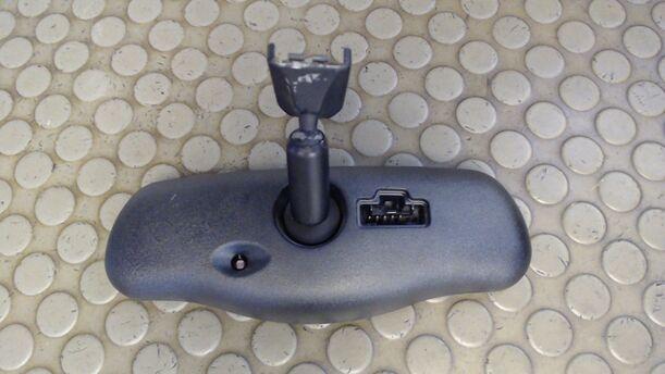 Foto: INNENSPIEGEL (AUTOMATISCH ABBLENDBAR) eines Ford Mondeo 2.5  Turnier V6 CL