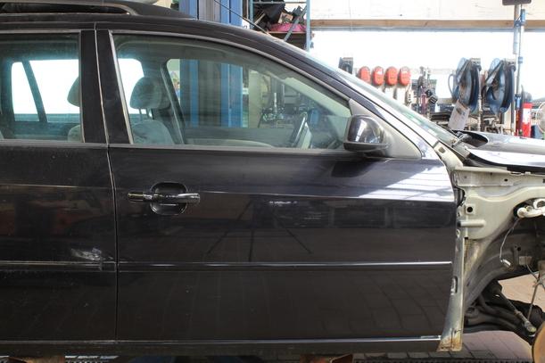 Foto: TÜR VORN RECHTS eines Ford Mondeo 2.5  Turnier V6