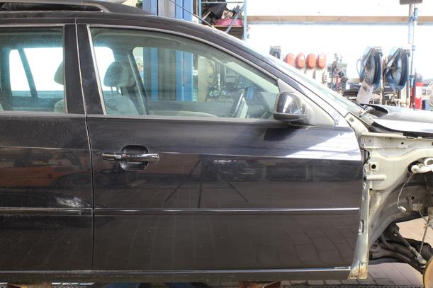 Foto: TÜR VORN RECHTS eines Ford Mondeo 2.5  Turnier V6