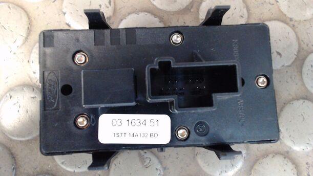 Foto: FENSTERHEBERSCHALTER eines Ford Mondeo 2.5  Turnier V6