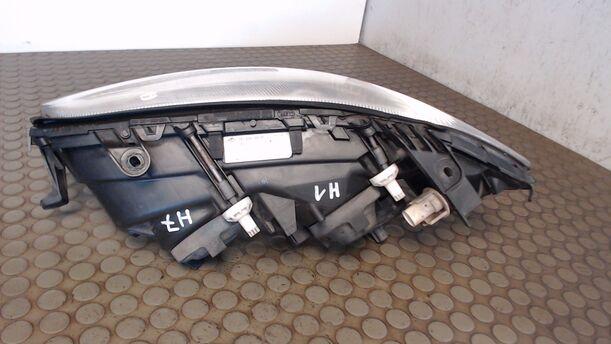 Foto: SCHEINWERFER RECHTS eines Opel Omega Caravan 2.0 16V