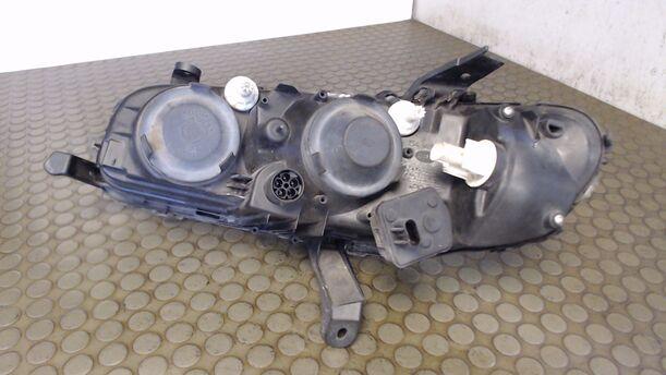 Foto: SCHEINWERFER RECHTS eines Opel Omega Caravan 2.0 16V