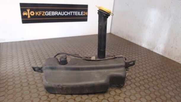 Foto: SCHEIBENWASCHBEHÄLTER eines Opel Omega Caravan 2.0 16V