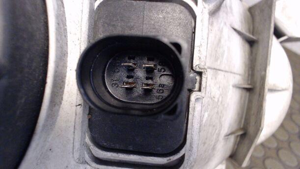 Foto: SCHEINWERFER LINKS eines VW Golf 1.8