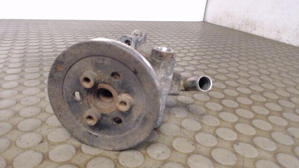 Foto: SERVOPUMPE / PUMPE SERVOLENKUNG eines VW Golf 1.8