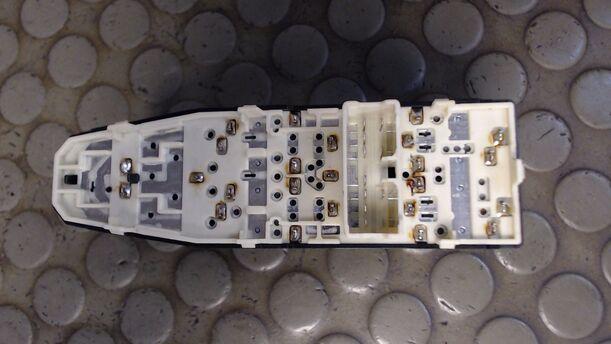 Foto: FENSTERHEBERSCHALTER eines Chevrolet Matiz 1.0 Gas CL