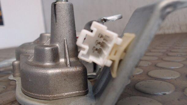 Foto: SCHEIBENWISCHERMOTOR HINTEN eines Chevrolet Matiz 1.0 Gas CL