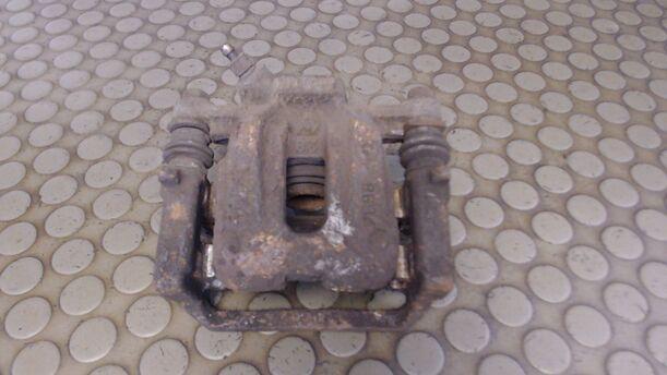 Foto: BREMSSATTEL HINTEN LINKS eines Mercedes-Benz A 170 CDI L CL